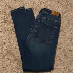 Express skinny jeans size 6. EUC.